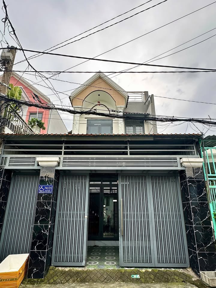 Nhà 6x17m tại Hóc Môn - Sổ hồng riêng, giá 4.95 tỷ - Tiện ích xung quanh đỉnh cao!