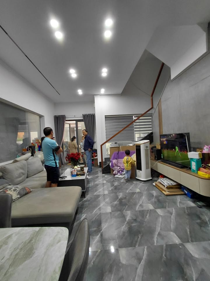 Nhà cho thuê 3 tầng hẻm Hoàng Thế Thiện, Tân Lợi 110m² chỉ 9 triệu/tháng - Sẵn sàng vào ở!