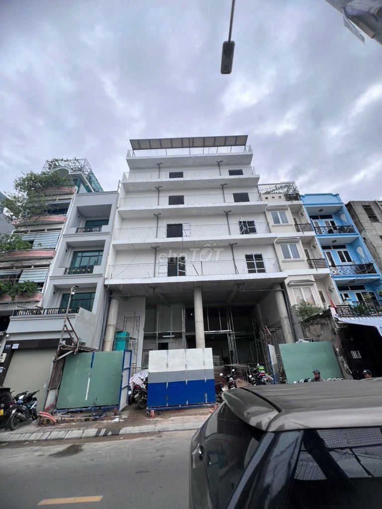 Building cho thuê mặt tiền đường Cô Giang Quận 1 - Giá 160 triệu/tháng, vị trí sầm uất!