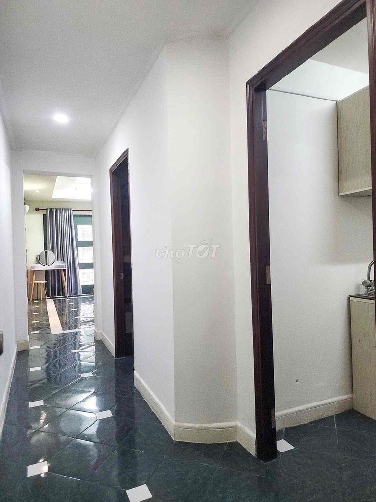 Cho thuê căn hộ dịch vụ 1 phòng ngủ tại Điện Biên Phủ 40m² - Ban công lớn, đầy đủ nội thất