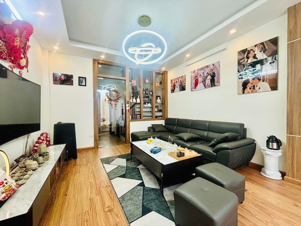 Bán nhà Cầu Giấy 38m² x 6T - Sát Đại học, Ngõ 3m - Cho thuê 20 triệu/Tháng