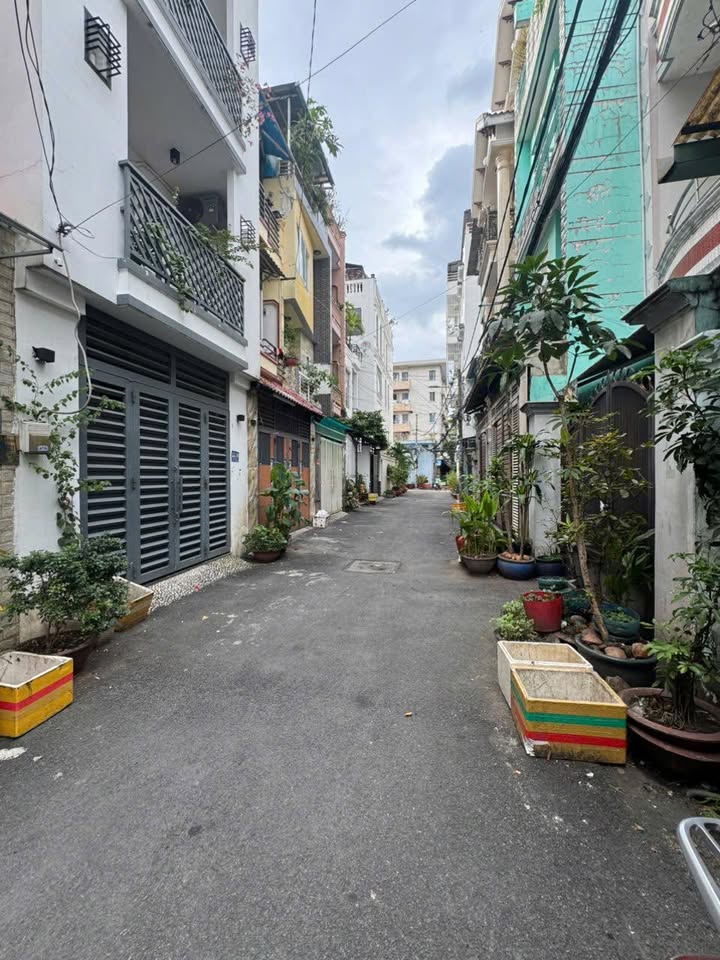 Nhà hẻm ô tô Tân Sơn Nhì, Q. Tân Phú 48m² giá 8.2 tỷ - Pháp lý rõ ràng, ở ngay!