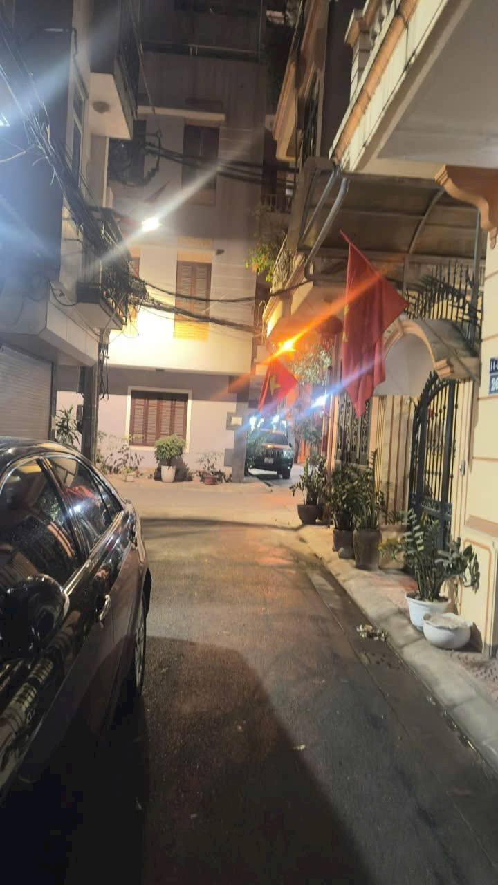 Nhà riêng Phân Lô Tổng Cục 2, Ngõ 105 Xuân La, Tây Hồ 35m² giá 13.95 tỷ - Đường ô tô, sổ đỏ vuông vức!