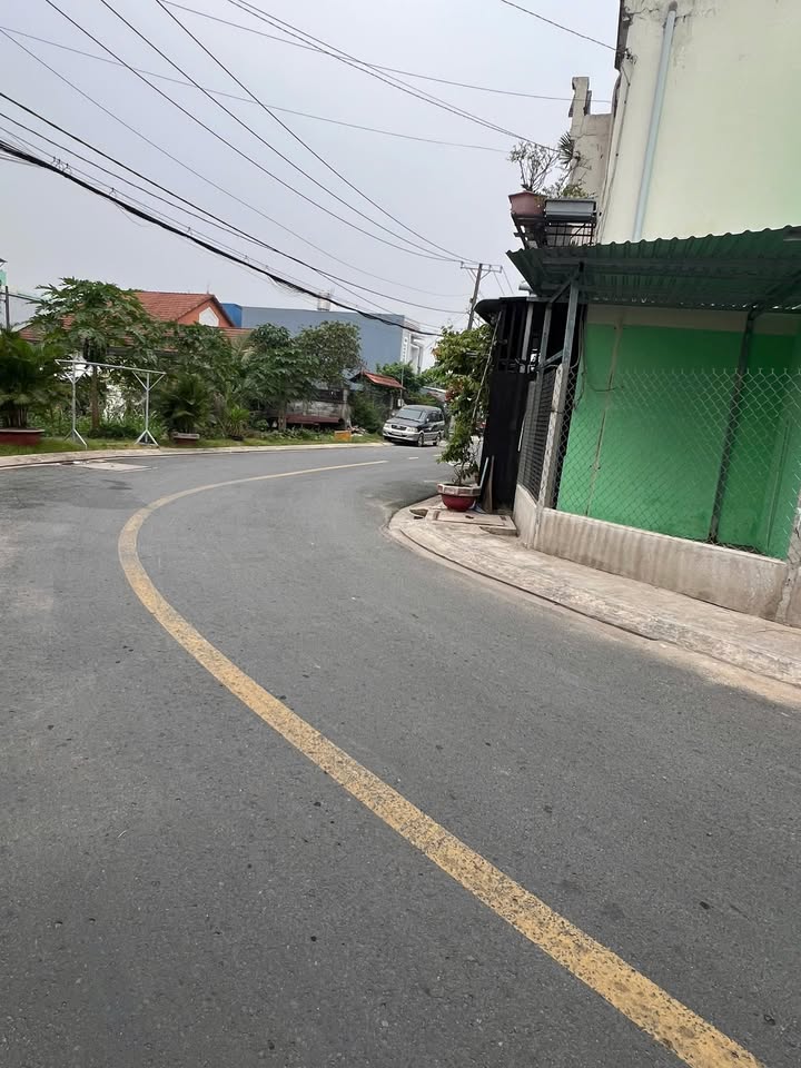 Nhà mặt tiền Xuân Thới Sơn 48m² giá 1.4 tỷ - Sổ đỏ chính chủ, xe tải ra vào thoải mái!