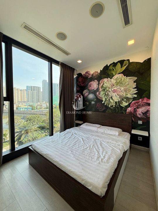 Căn hộ Vinhomes Golden River 69m² giá 12 tỷ - View City và Landmark 81 đẹp mắt!