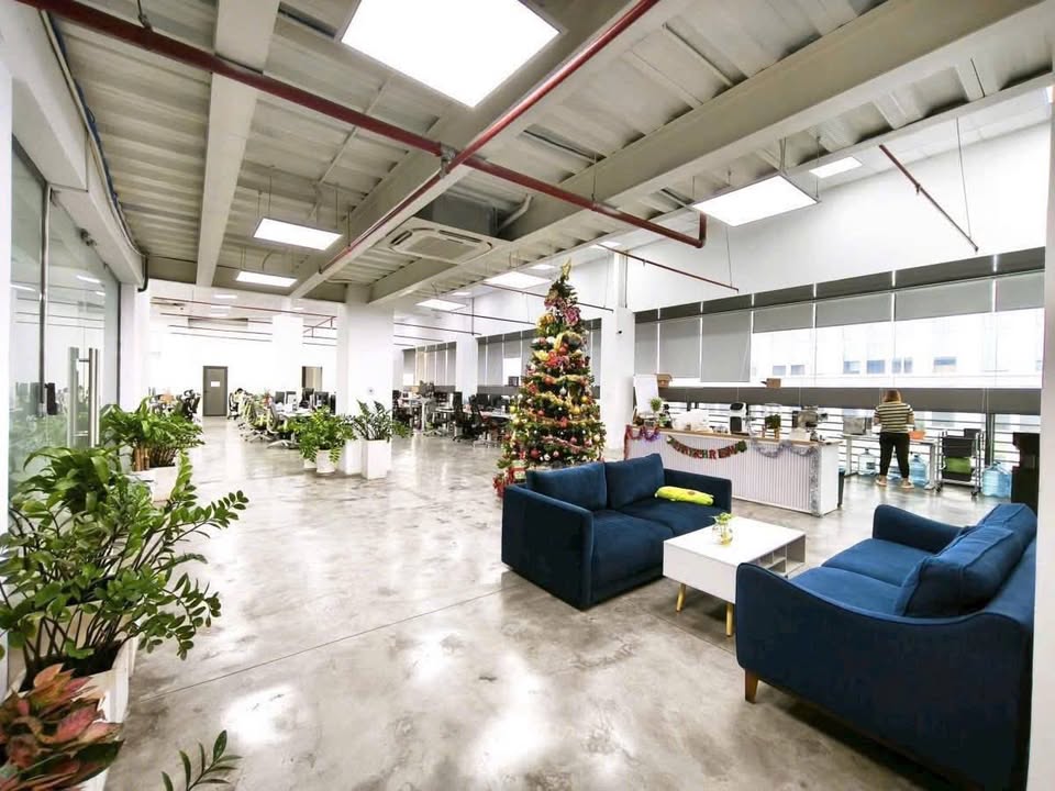 Văn phòng cho thuê tại Phường Đức Nhuận, Phú Nhuận 1063m² - Trần cao 5m, giá chỉ 15$/tháng!