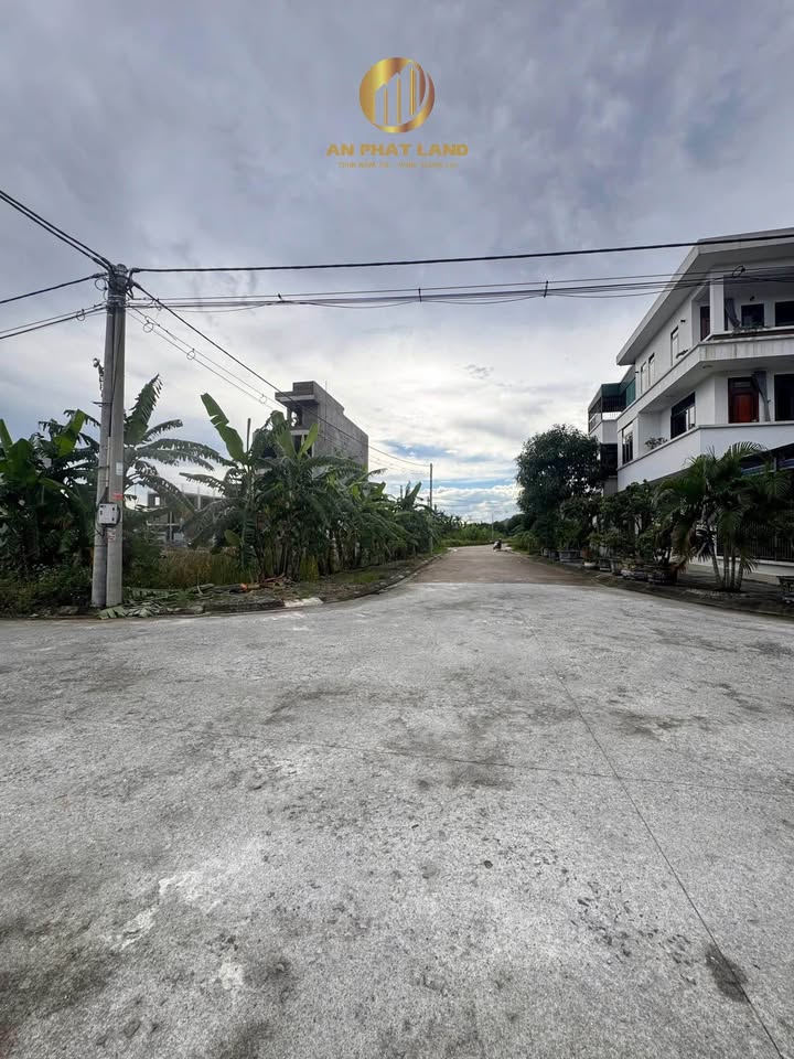 Đất nền Ninh Bình 106.7m² giá 5 tỷ - Vị trí đắc địa gần trung tâm!