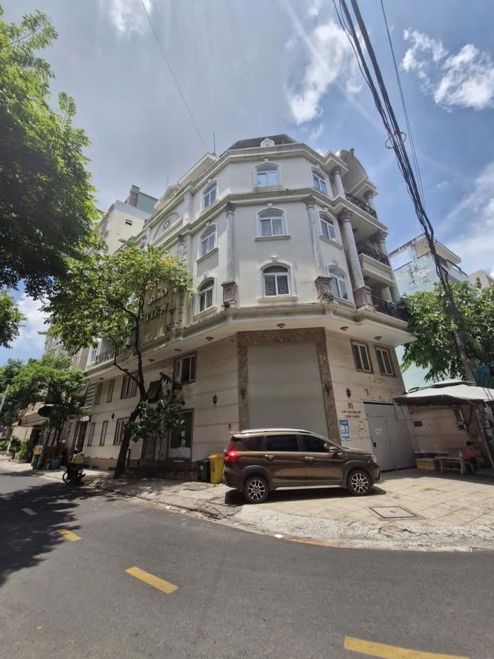 Căn hộ đầu tư Quận 7 240m² giá 30 tỷ - Cơ hội sinh lời cực cao!