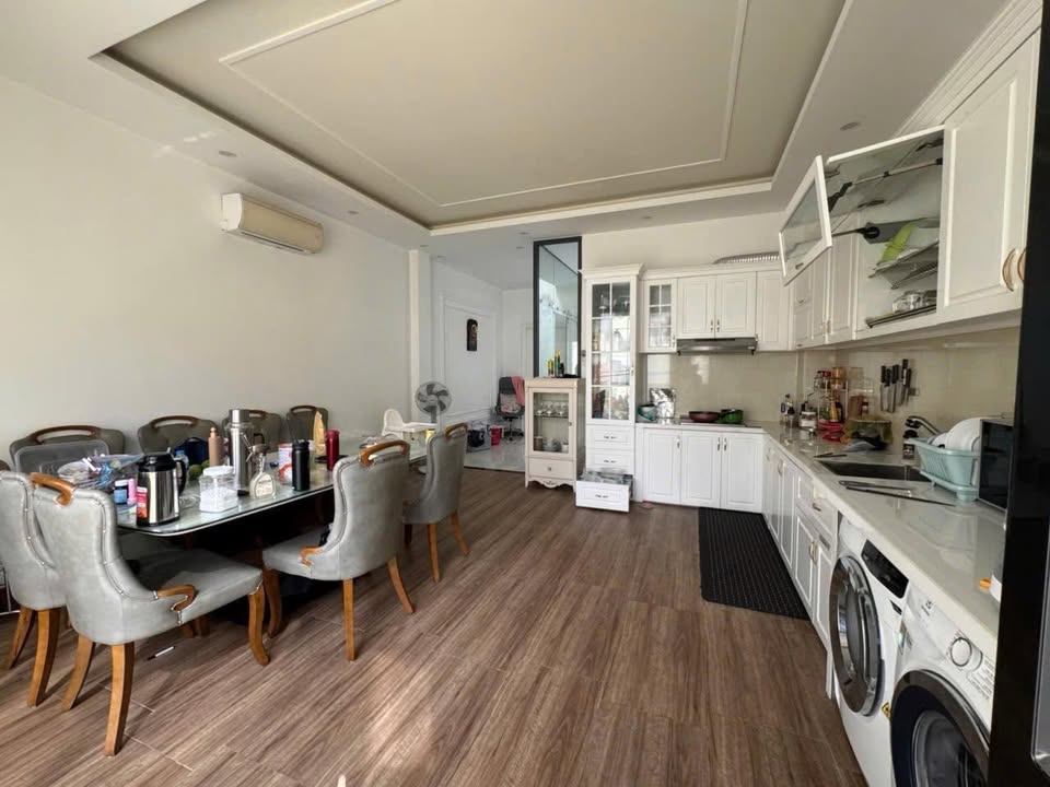 Nhà 4 tầng Nguyễn Duy Trinh, Phú Hữu 90m² giá 9.6 tỷ - Giảm sâu 400 triệu!