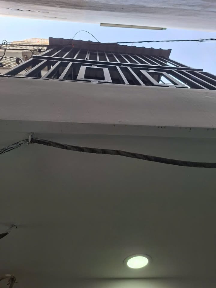 Nhà hẻm 237 Hòa Bình, Tân Phú 16m² giá 1.58 tỷ - Cách hẻm xe hơi chỉ 10m!