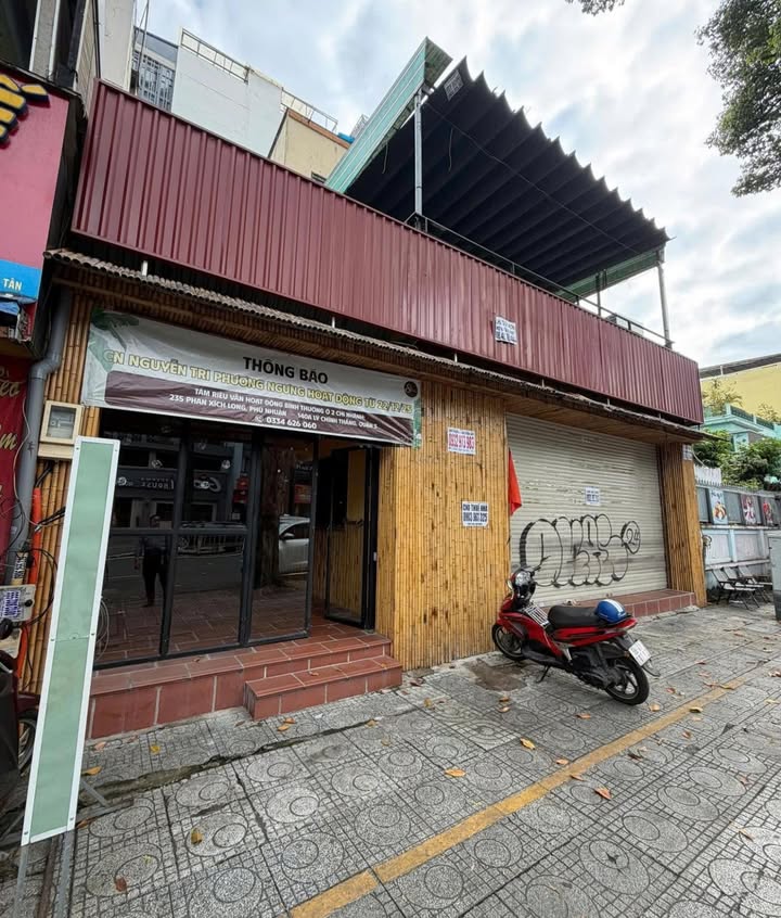 Nhà mặt tiền Nguyễn Tri Phương, Q10 165m² giá 100 triệu - Kinh doanh sầm uất!