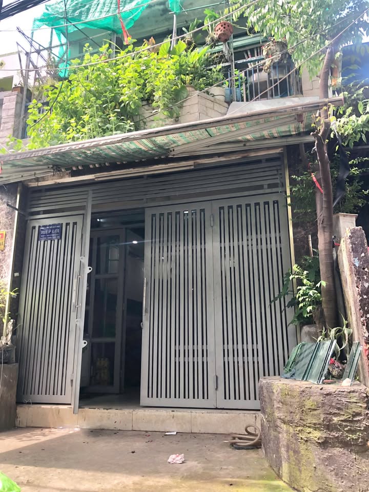 Nhà 2 mặt tiền hẻm Trần Tấn, Tân Sơn Nhì 52m² giá 5.4 tỷ - Sổ đỏ chính chủ!