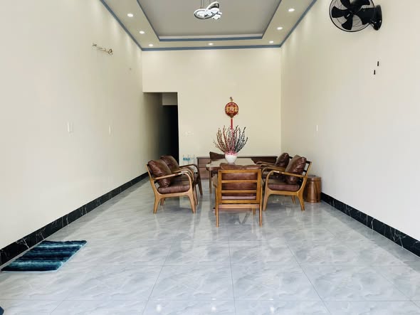 Nhà cấp 4 phường Long Hương 100m² giá 2.45 tỷ - Mặt tiền Võ Ngọc Chấn, gần ngã tư Phan Đăng Lưu!