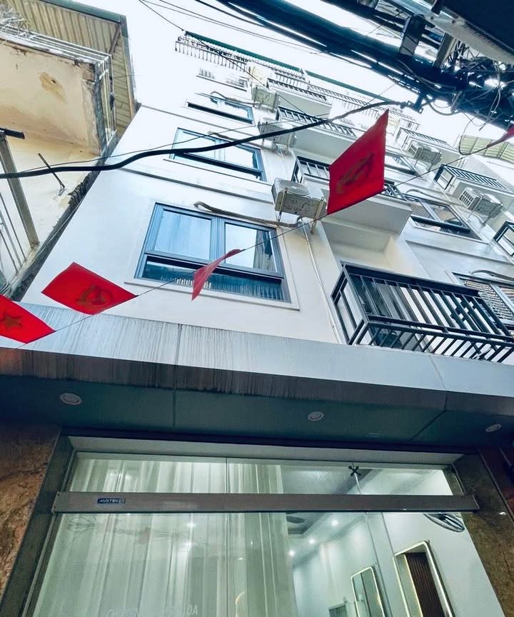 Nhà phố Thọ Tháp Dịch Vọng 34m² giá 7 tỷ - Kinh doanh nhỏ, ô tô tránh