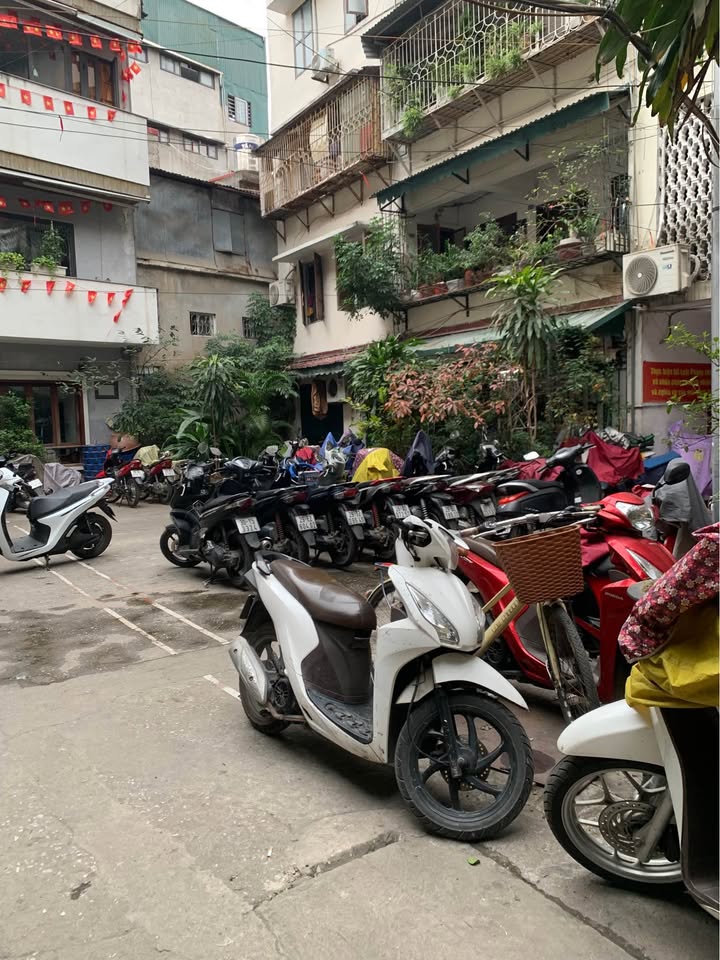 Căn hộ Tập thể Bộ Công An Đống Đa 33m² giá 3 tỷ - Không thể bỏ lỡ!