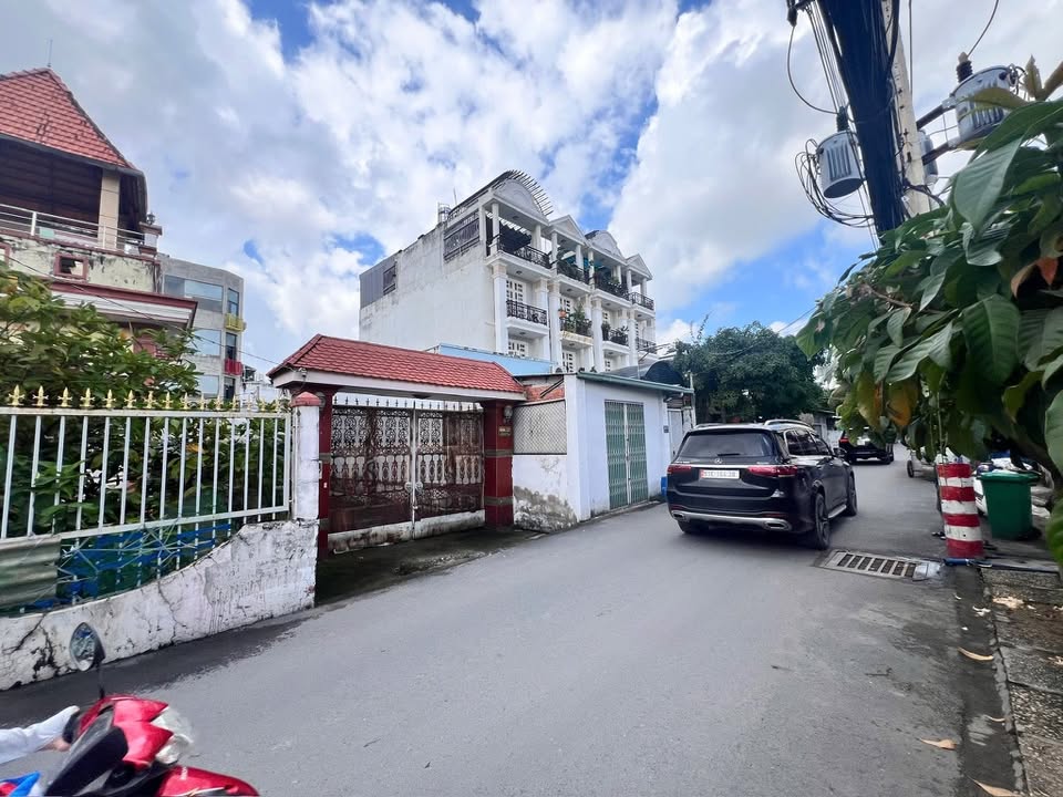 Đất mặt tiền Quốc Lộ 13, Thủ Đức 120m² giá 11 tỷ - Đầu tư sinh lời cao!