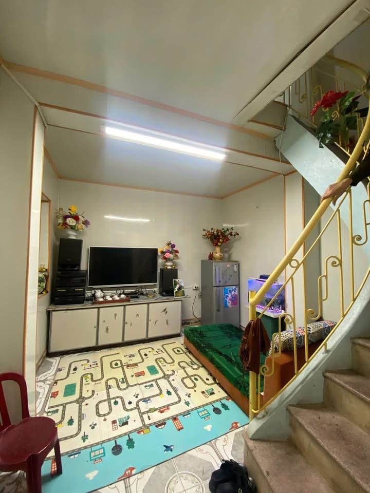 Nhà 2 tầng 22m² tại Văn Miếu, Nam Định - Gần ô tô đỗ, giá chỉ 700 triệu!