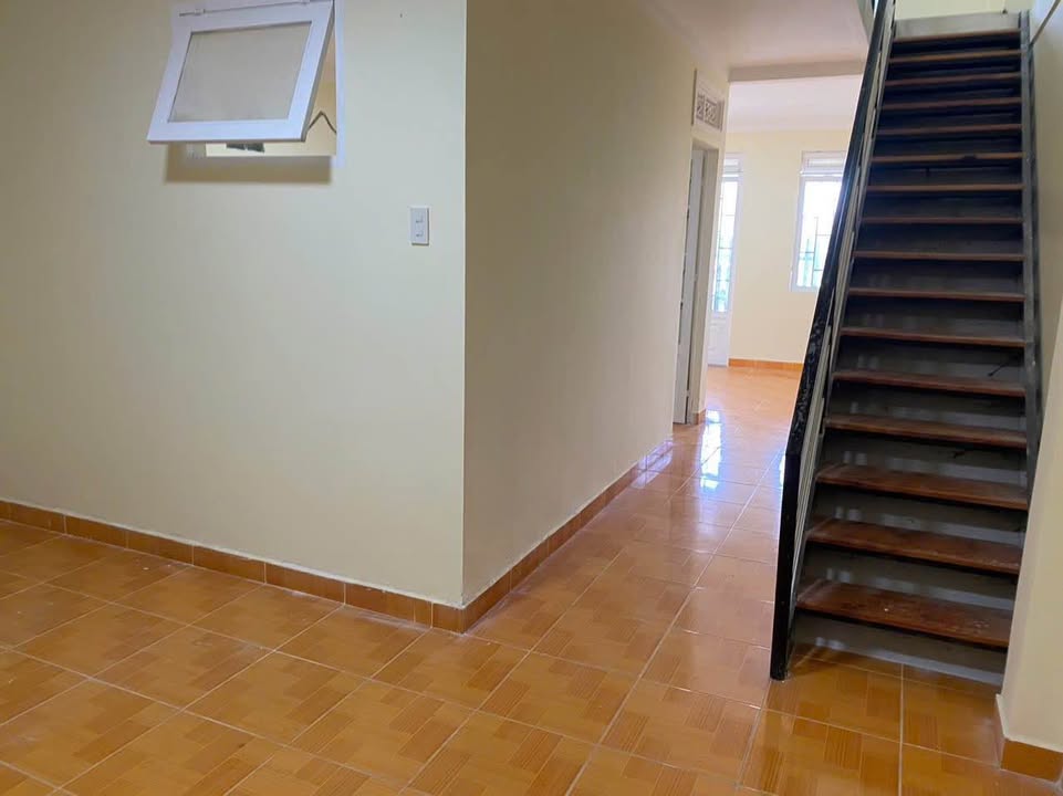 Nhà XDSR Ngô Thị Nhậm, Đà Lạt 75m² giá 4.9 tỷ - Chính chủ bán gấp!