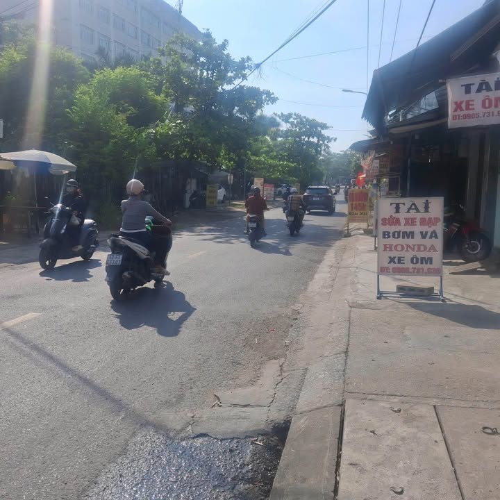 Nhà mặt tiền Âu Cơ, Quận Liên Chiểu, 140m² giá 4 tỷ - Đầu tư sinh lời!