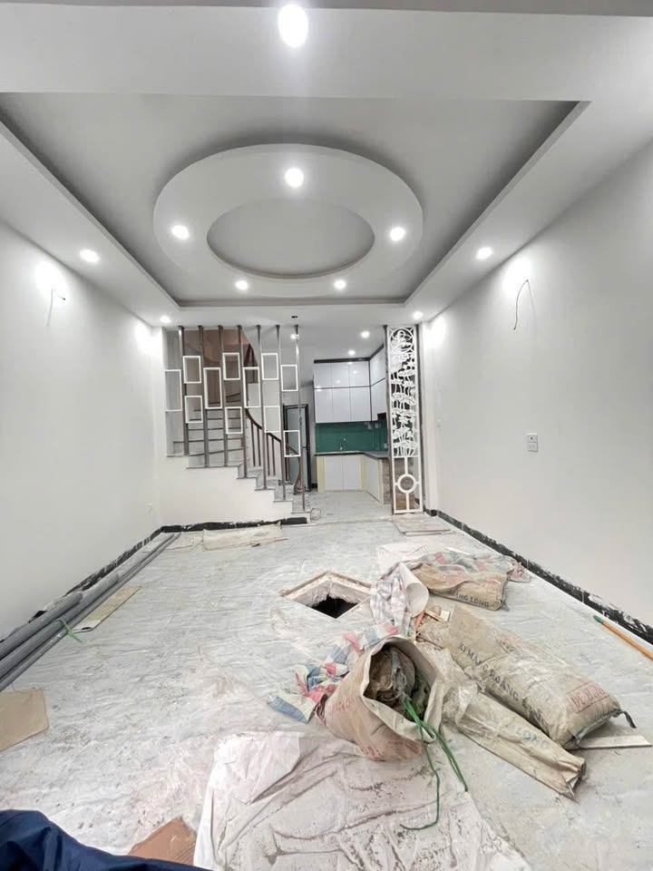 Nhà phố Định Công, Hoàng Mai 28m² giá 6.8 tỷ - Mặt ngõ thông kinh doanh, ô tô đỗ cửa!