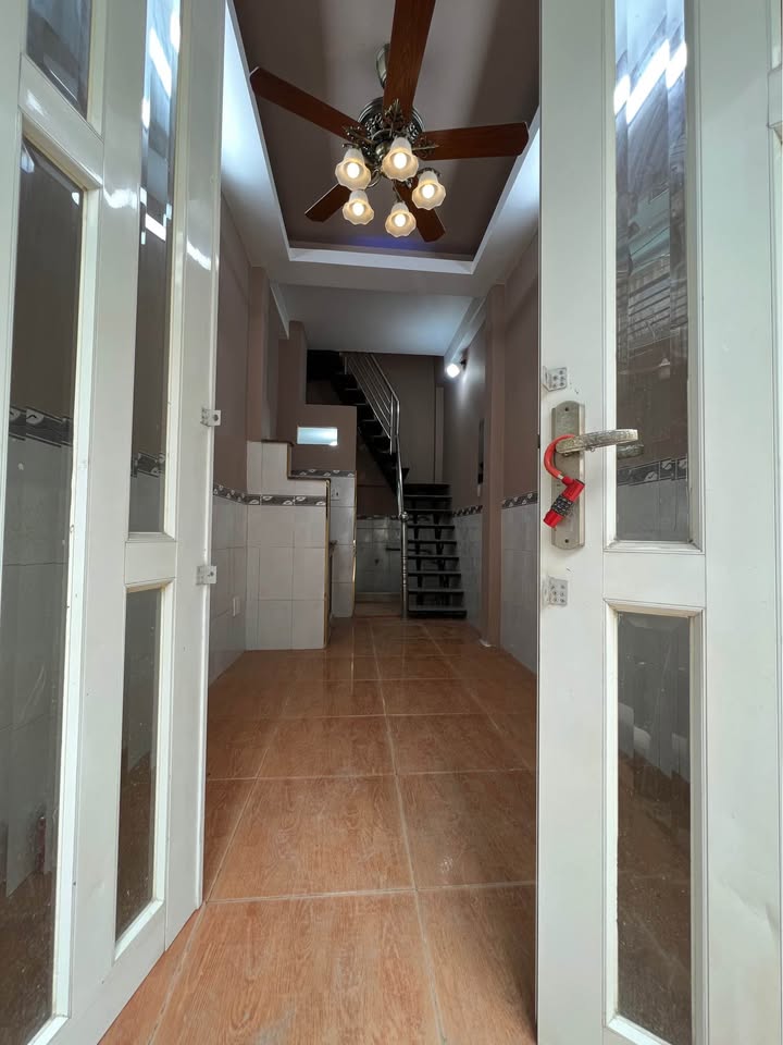 Nhà nhỏ Tân Bình 13m² giá 2.3 tỷ - Cơ hội sở hữu ngay sát Q10!