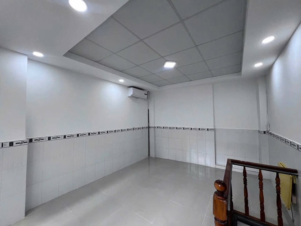 Nhà thuê nguyên căn Trần Hưng Đạo Q5 18m² giá 7.5 triệu - Dọn vào ở ngay!
