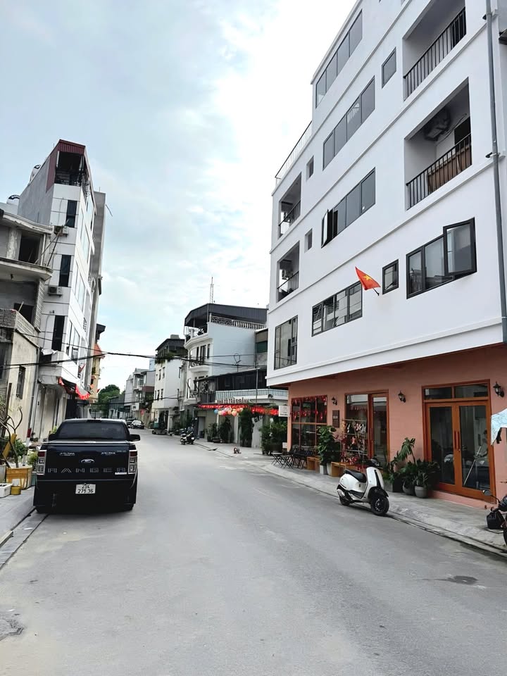 FrontHouse Thượng Thanh 45m² giá 10 tỷ - Lô góc đẳng cấp, thang máy 8 tầng!