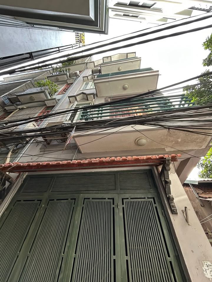 Nhà Lạc Long Quân 38m² giá 8 tỷ - Lô góc thoáng mát