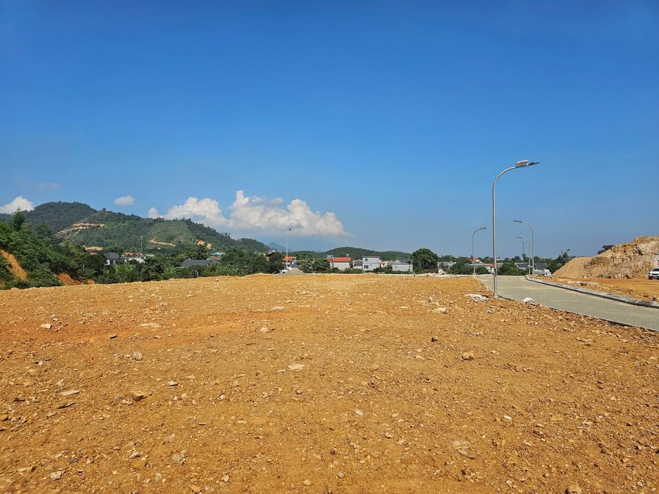 Đất thổ cư Tiến Xuân 1200m² giá thỏa thuận - Vị trí đắc địa gần Metro!