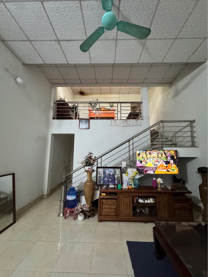 Nhà C4 Gác xép 3 ngủ Lào Cai 98m² giá 1 tỷ - Sổ đỏ chính chủ!