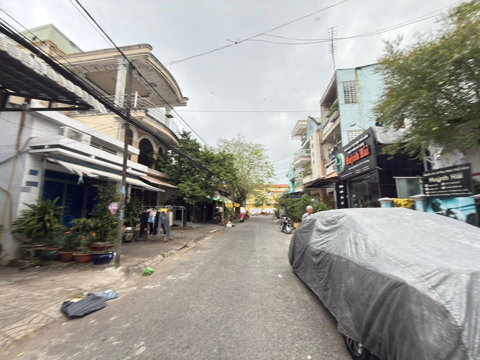 Cho thuê nhà đường Đinh Tiên Hoàng, Rạch Giá, 98m² chỉ 6 triệu - Nhà đẹp, tiện nghi đầy đủ!