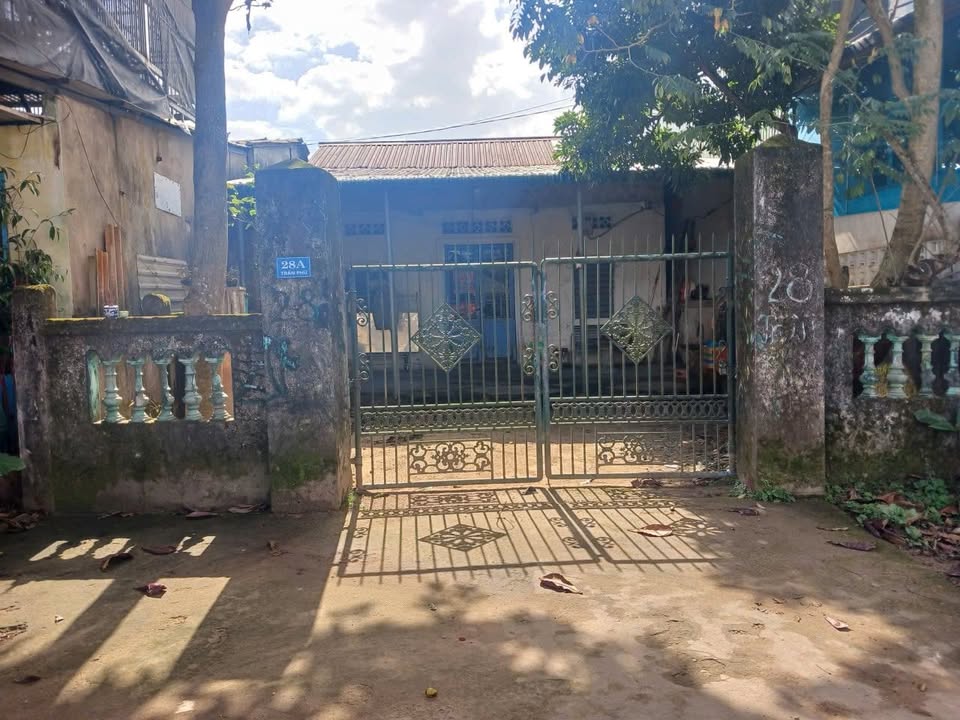 Nhà C4 đường Trần Phú, Thị xã Quảng Trị, 124.2m² chỉ 2 tỷ - Cơ hội sở hữu bất động sản giá tốt!