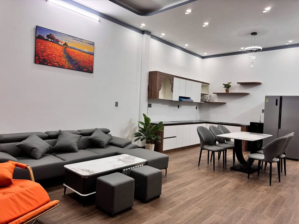 Nhà nguyên căn Hòa Tiến, 150m² giá 1.65 tỷ - Chính chủ, nội thất đầy đủ!