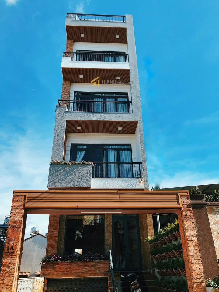 Townhouse mặt tiền đường Cổ Loa, Đà Lạt 90m² giá 14 tỷ - Đầu tư sinh lời cao!