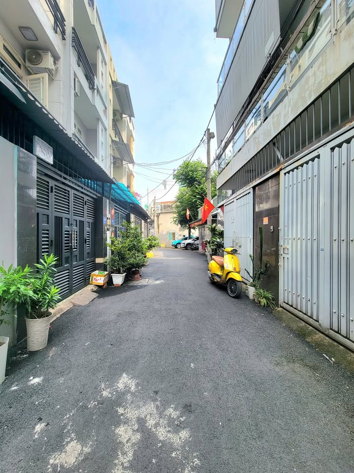 Nhà 4 Tầng Gò Vấp 51m² giá 6.62 tỷ - Ô tô vào tận nhà, nội thất xịn!