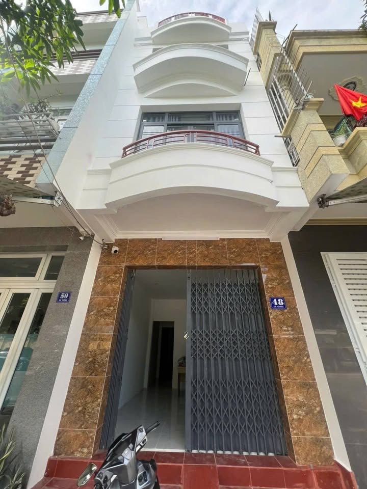 Cho thuê mặt bằng mặt tiền Dã Tượng Nha Trang 60m² giá 9 triệu - Kinh doanh sạch thuận lợi!