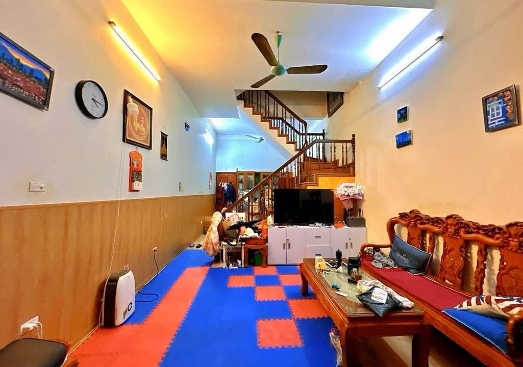 Nhà riêng Cầu Giấy 47m² giá 10.5 tỷ - Sổ đỏ chính chủ, không quy hoạch