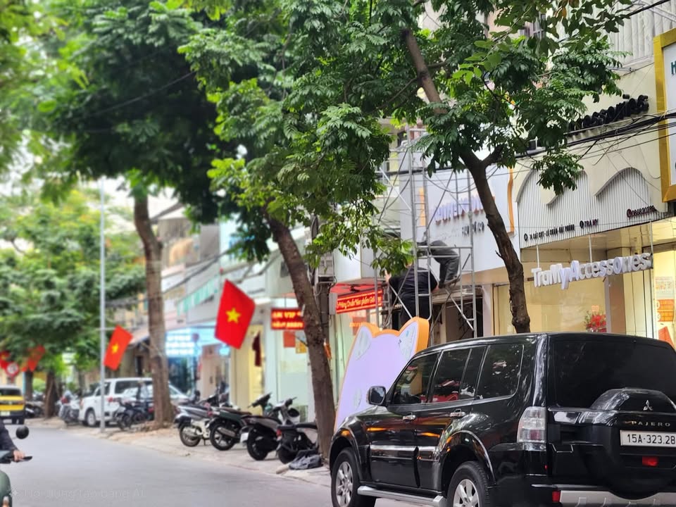 Cho thuê nhà mặt đường Cát Cụt Hải Phòng 40m² giá 10 triệu - Vỉa hè đỗ xe thoải mái!