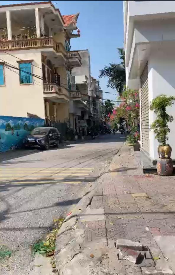 Nhà ô góc 2 mặt tiền Cẩm Trung 59.7m² giá 900 triệu - Vị trí đắc địa gần chợ