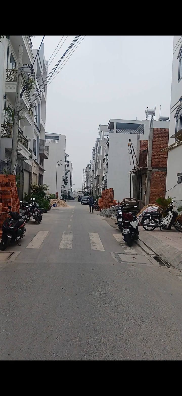 Nhà góc 2 mặt tiền đường Tây Lân, 40.5m² giá 6.5 tỷ - Sẵn sàng ở ngay đón Tết!