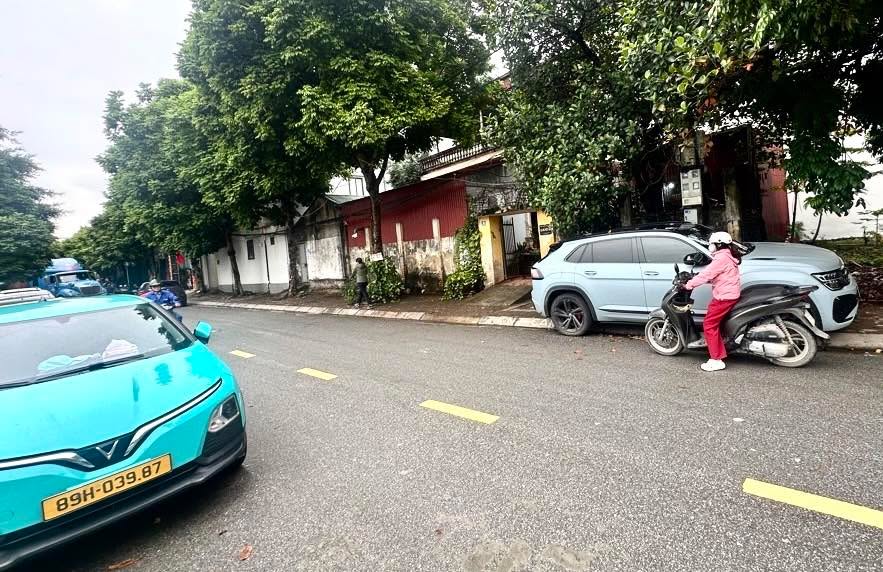 Bán FrontHouse Phúc Lợi Long Biên 85m² giá 21.25 tỷ - Vị trí đắc địa, kinh doanh sầm uất!