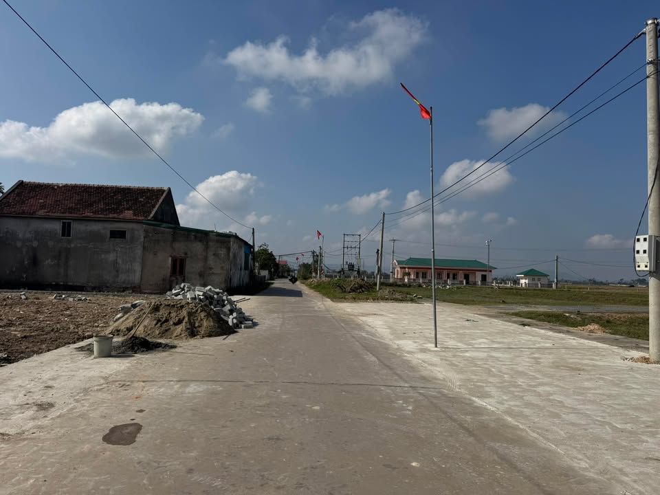 Đất nền lô góc Xóm 5, xã Nam Lĩnh, 260m² giá 3.6 tỷ - Cơ hội đầu tư hấp dẫn!