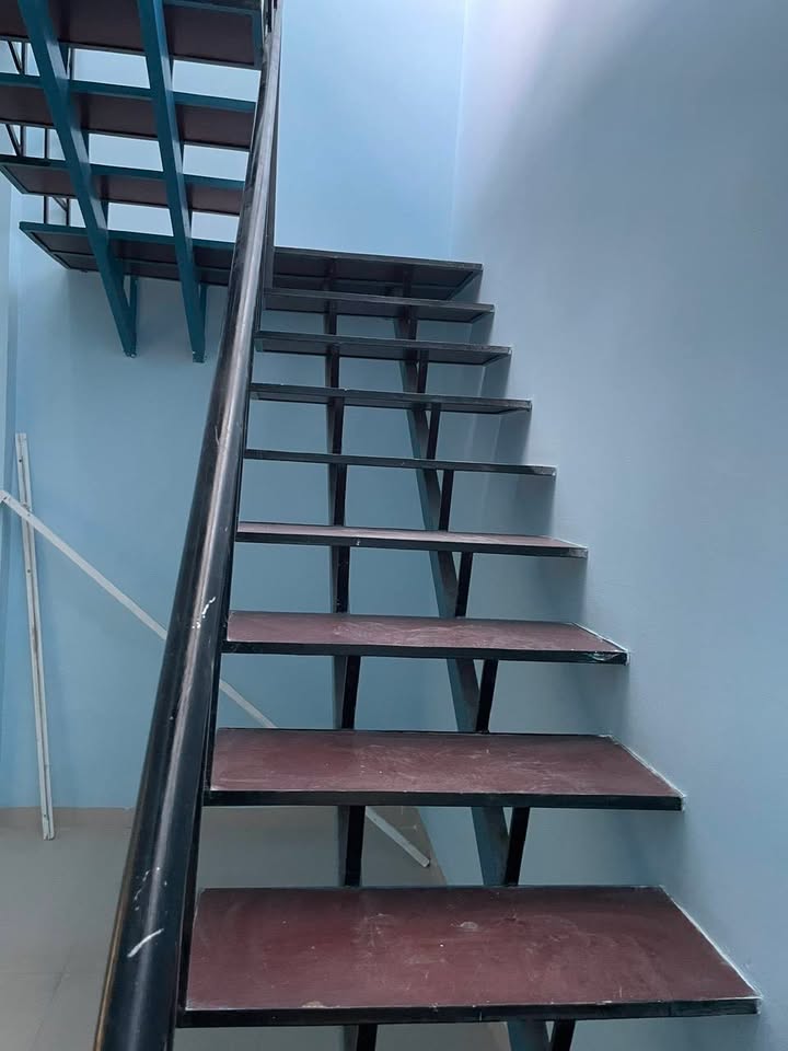 Nhà lầu Phú Tài, Phan Thiết 100m² giá 2.1 tỷ - Ô tô tận nhà!