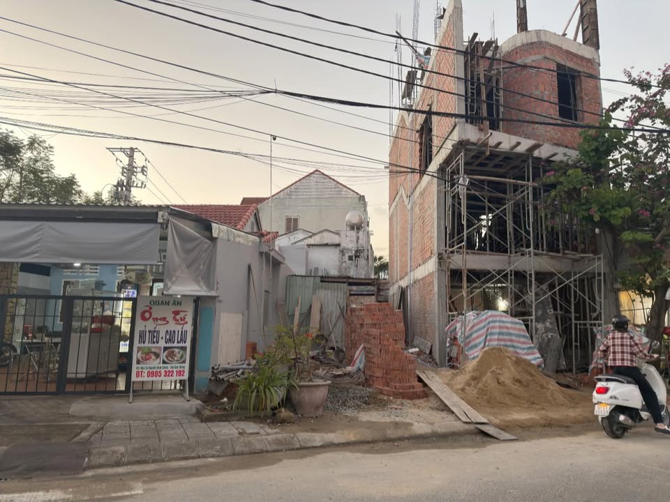 Nhà mặt tiền Nguyễn Đình Chiểu Ngũ Hành Sơn 60m² giá 4.2 tỷ - Cơ hội đầu tư tuyệt vời!