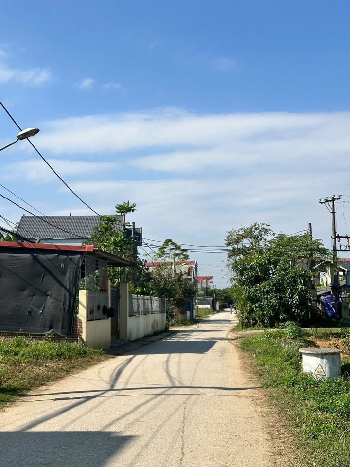 Nhà cấp 4 Đề Thám Cao Bằng 81m² giá 1 tỷ - Chính chủ, gần chợ và tiện ích đầy đủ!