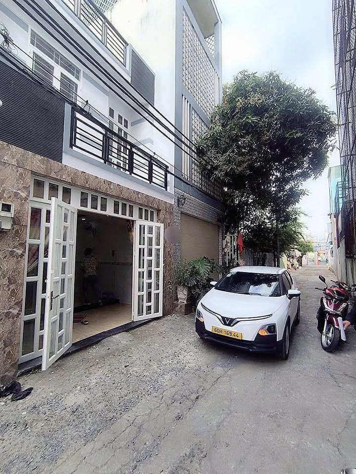 Nhà hẻm xe hơi Nguyễn Sơn, quận Tân Phú 63m² giá 6.8 tỷ - Sẵn sàng vào ở ngay!