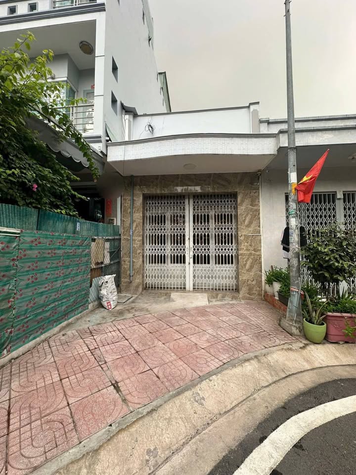 Nhà Cho Thuê Mặt Tiền Đường Lý Chiêu Hoàng, Quận Bình Tân - 72m² chỉ 13.5 triệu/tháng - Thích hợp ở và kinh doanh!