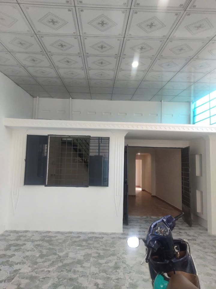 Nhà bán tại Vĩnh Lộc A, Bình Chánh 90m² giá 2.35 tỷ - Sổ đỏ chính chủ, gác lửng rộng rãi!