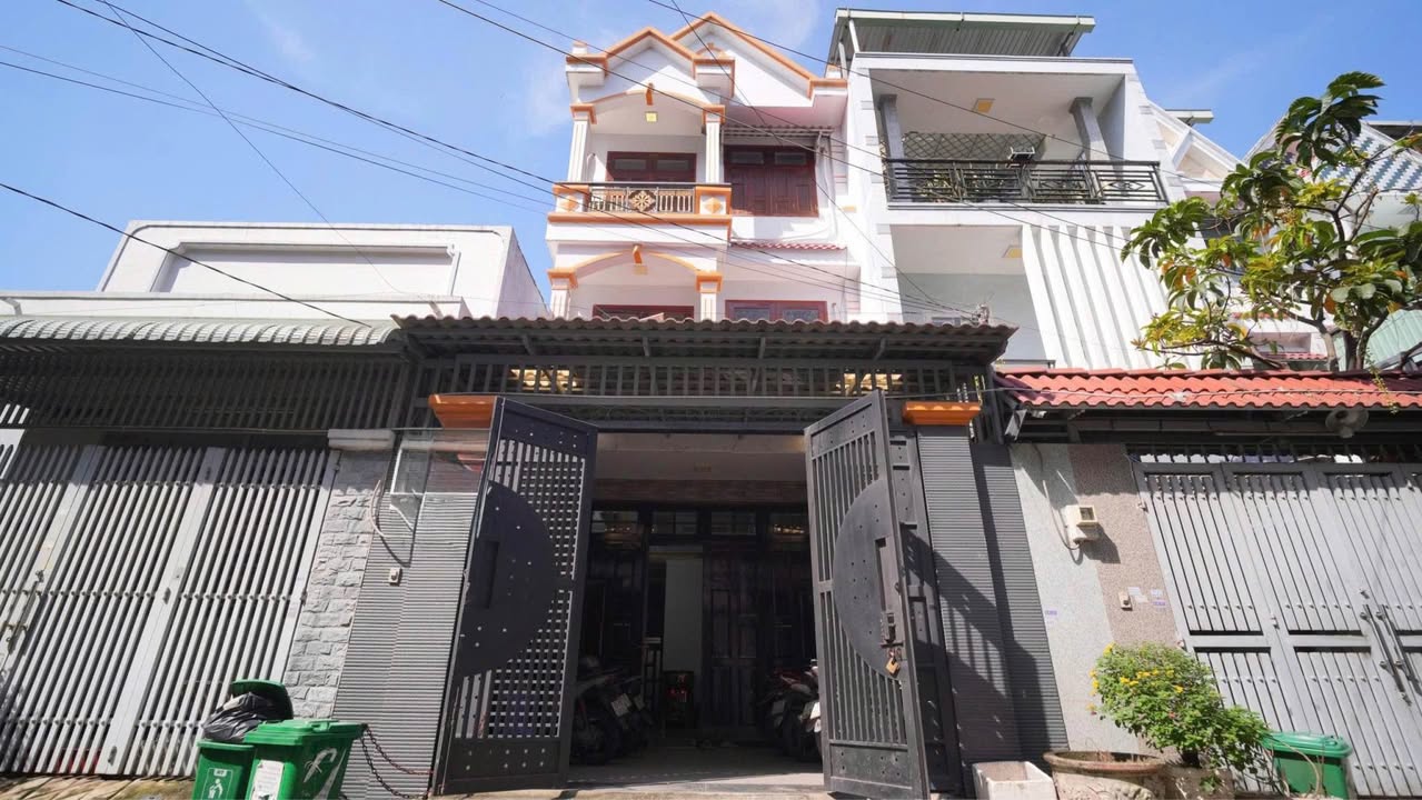 Nhà Phố 107m² Hẻm 7M Ngay Ngã Tư Phường Trung Mỹ Tây - Giá 8.79 Tỷ Thương Lượng!