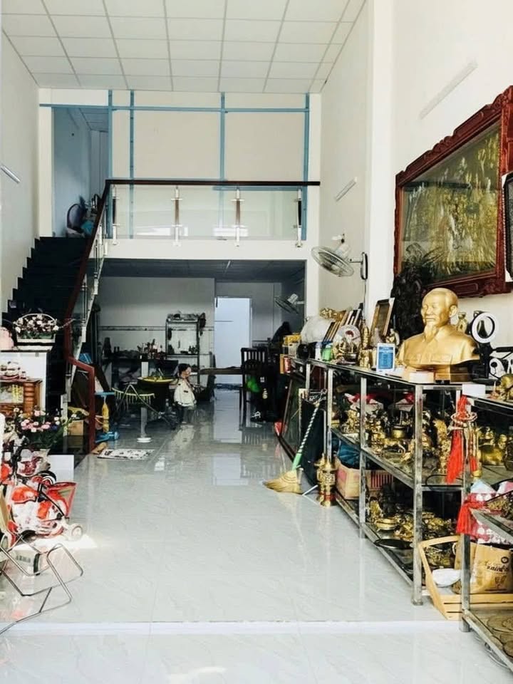 Nhà mặt tiền Nguyễn Thị Tràng, Quận 12, 68m² giá 7 tỷ - Sổ hồng riêng, vuông vắn!